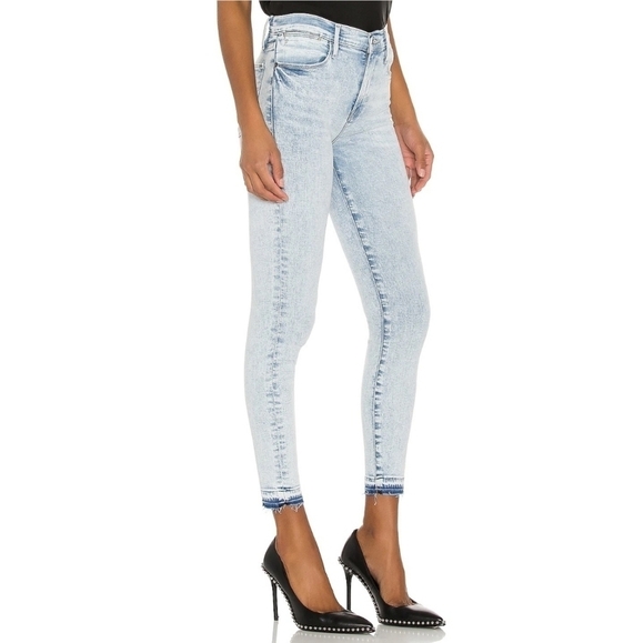 Frame Le High Skinny Crop in Pali Wash - Picture 4 of 14